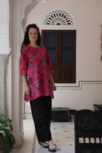 Load image into Gallery viewer, The Hemmingway tunic - pink