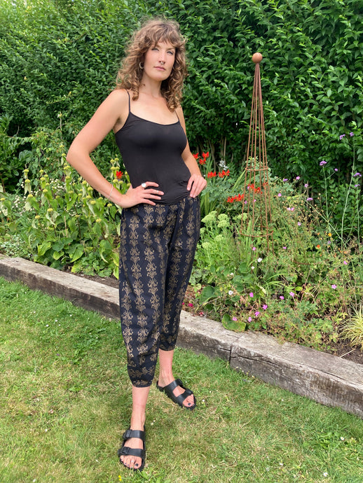 The Iris Ikat lizard pant