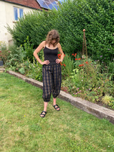 Load image into Gallery viewer, The Iris Ikat lizard pant